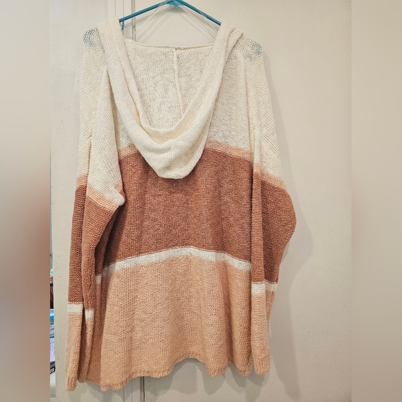 Natural Reflections V-Neck Hooded Knit Sweater With Kangaroo Pocket - Picture 3 of 5